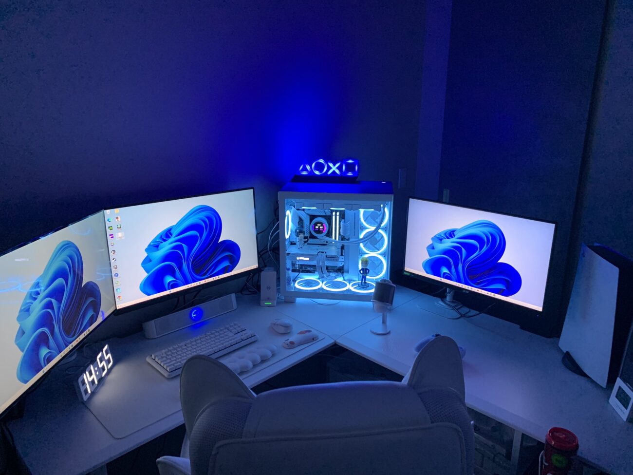 白色のゲーム部屋の実例
